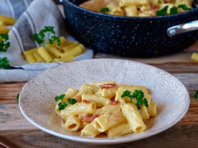 Macarrones-con-salsa-de-queso-4-2-400x300